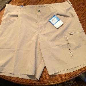 Columbia Men’s Sun protective Shorts size 40
